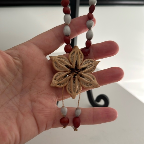 Artisan Made Statement Necklace from Grand Cayman - Picture 3 of 7